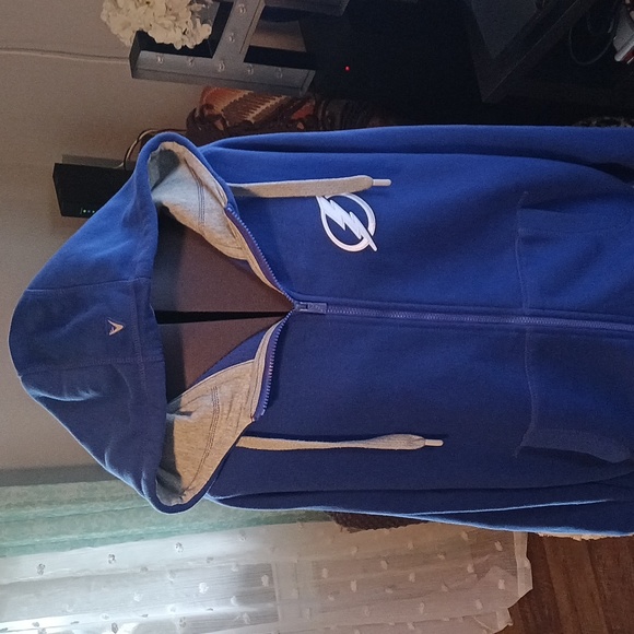 Tampa Bay Lightening BOLT'S Zip up hoody💙💙💙NHL - Picture 4 of 10